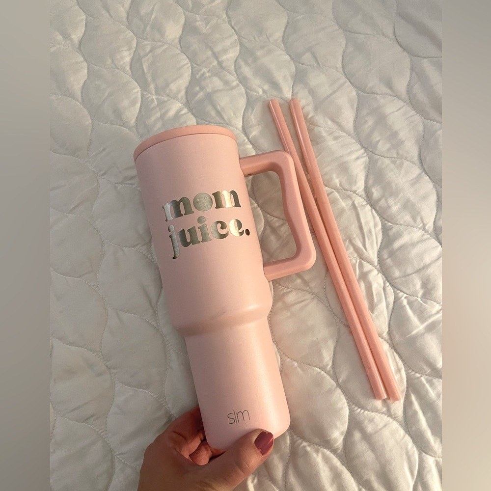 “Mom Juice” Simple Modern Trek 40oz Tumbler - EUC (Karrie Locher custom bottle)